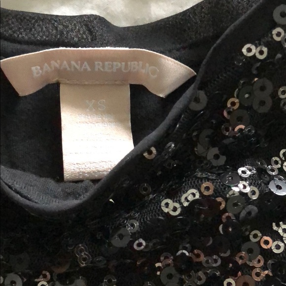 Beautiful Banana Republic Black tank XS never worn - Picture 2 of 3